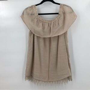 THALIA Sodi Women’s Like New Beige Top With Beautiful Crochet Trim Size Small